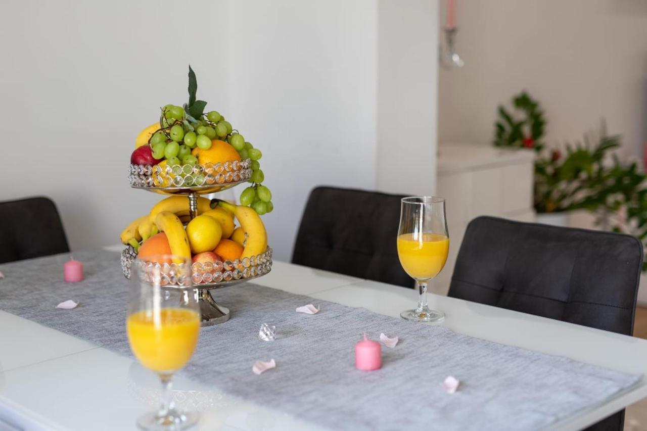 Lux Apartment Ema Каштела Екстер'єр фото
