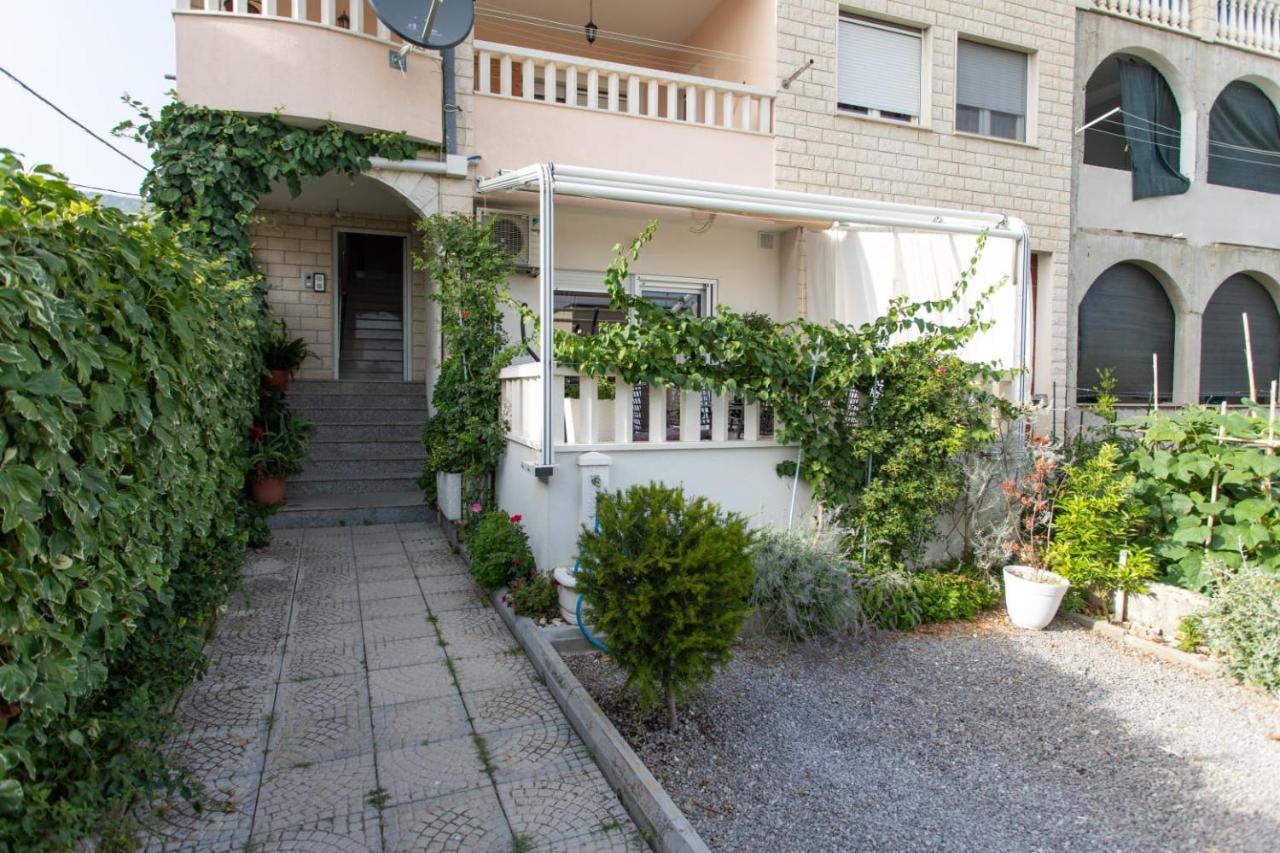 Lux Apartment Ema Каштела Екстер'єр фото