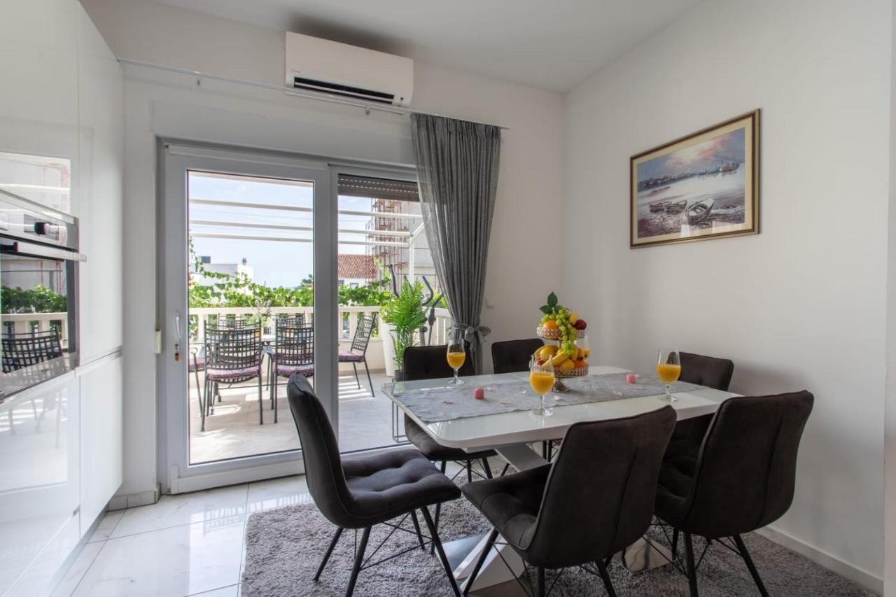Lux Apartment Ema Каштела Екстер'єр фото
